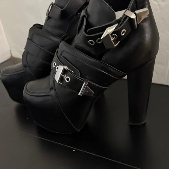 Jeffrey Campbell Black Platform Heels with Buckle Detail EU 40 - Picture 2 of 8